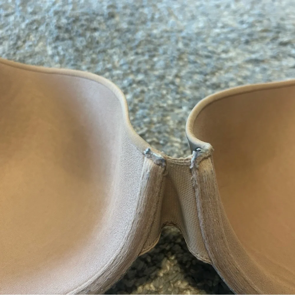 Victoria's Secret Tan Bra - Picture 5 of 8